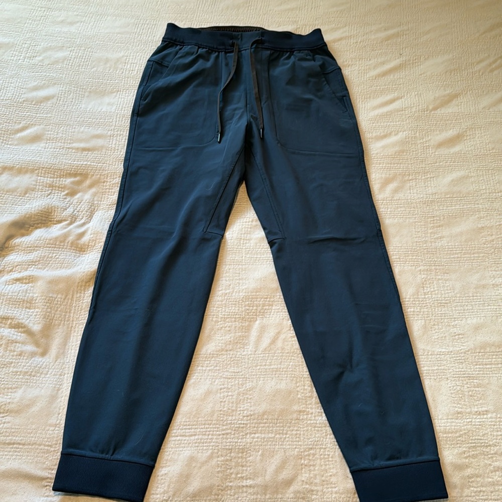 Men’s Lululemon Jogger, size M
